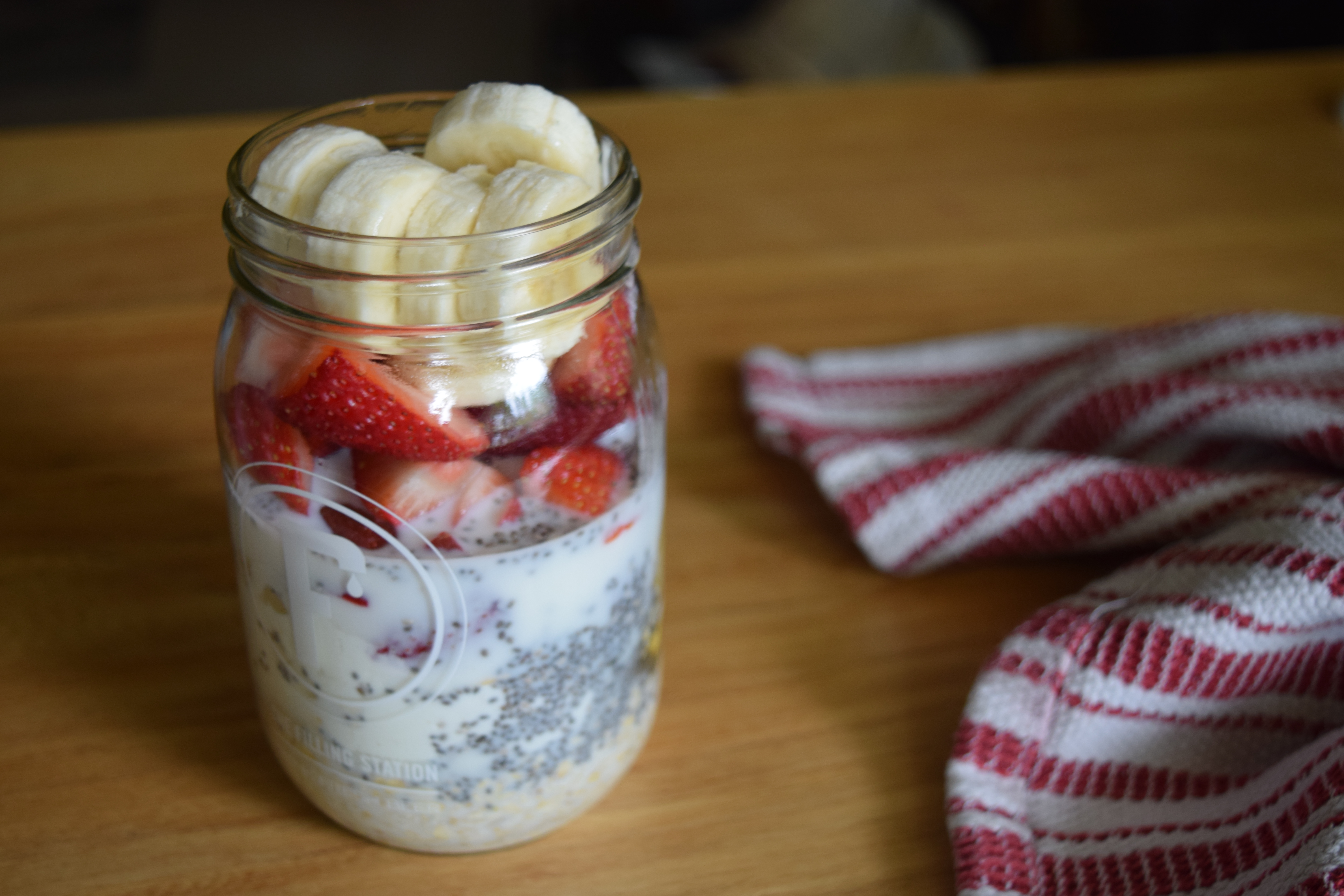 Strawberry Banana Overnight Oats - Hey Nutrition Lady